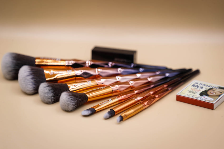 LA Makeup Brush Collection. Seven Piece Bronzy Brush Set For Full Face Looks.
